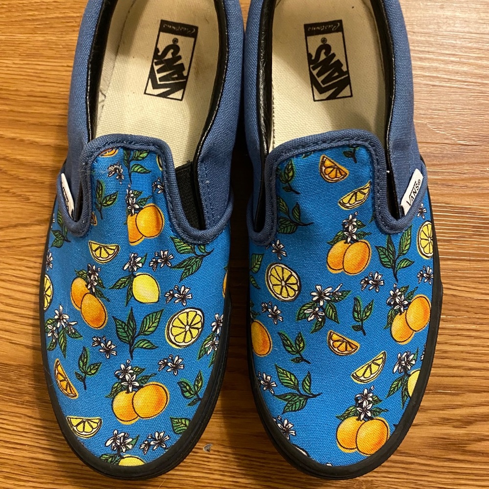 VANS NWOT Custom Lemon 🍋 print size 3 kids